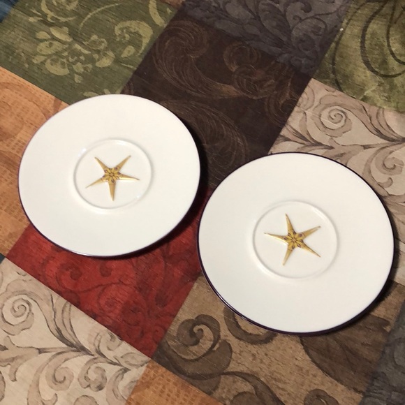 🛍️5/$20🛍️Two Starbucks saucers with raised design in the centre. - Picture 3 of 5